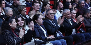 agora-senfoni-orkestrasi-piyano-festivalinde-sokak-hayvanlari-icin-sahne-aldi.jpg