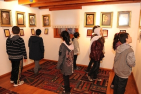 asimin-nesli-mehmet-akifi-unutmadi.jpg