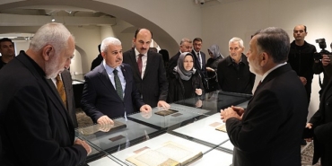 darulmulkte-ilmin-yansimalari-anadoluda-kuran-ve-bilgelik-izleri-yazma-eserler-sergisi-acildi.jpg