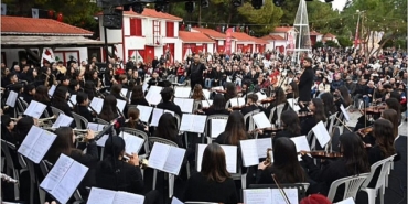 gelecegin-muzisyenleri-kepezde-sahne-aldi.jpg