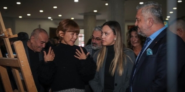 japonyadan-keciorene-uzanan-resim-sergisi.jpg