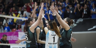 aliaga-kzy-spor-kulubu-tarihinde-bir-ilk-voleybol-kadinlar-1-lige-yukseliyor.jpg