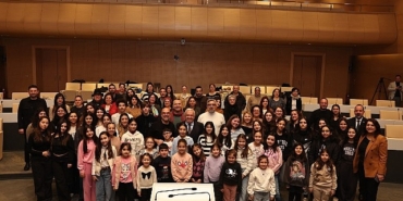 depremin-yaralarini-muzik-ve-dayanisma-ile-sariyorlar.jpg