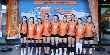 eczacibasi-spor-kulubu-gelecege-smac-18-gelisim-takimlari-turnuvasi-antalyada-basladi.jpg