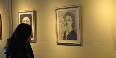ege-universitesinde-kara-kalem-sergisi-acildi.jpg