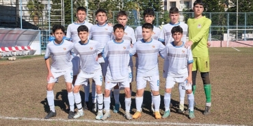 kemer-belediye-merkez-spor-evinde-galip-geldi.jpg
