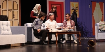 kultur-ve-sanatin-kalbi-selcukluda-atmaya-devam-ediyor-sen-sakrak-sov-ilk-kez-izleyiciyle-bulustu.jpg