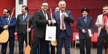 manisada-4-geleneksel-asiklar-bayrami-coskusu.jpg