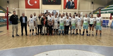 nilufer-belediyesi-bursa-belediyeler-arasi-voleybol-turnuvasina-zaferle-basladi.jpg