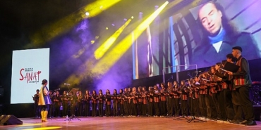 selcuklu-belediyesi-sanat-akademisi-genc-korosu-erkin-koray-sarkilariyla-unutulmaz-bir-gece-yasatti.jpg