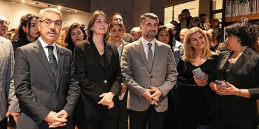 uskudar-belediye-baskani-sinem-dedetasin-katilimiyla-sanatci-muhammet-magin-onion-nun-n-boldu-cagdas-hat-sergisi-uskudarda-acildi.jpg