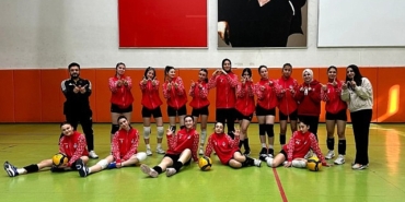 yildiz-kizlar-grup-asamasinda-ikinciligini-korudu.jpg