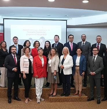 akbank-donusum-akademisinden-kobilerin-dijital-ve-yesil-donusum-sureclerine-destek.jpg