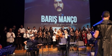 anadolu-rock-muziginin-efsane-isimlerinden-baris-manco-vefatinin-26nci-yil-donumunde-kadikoyde-anildi.jpg