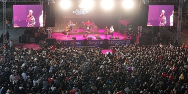 aydin-buyuksehir-belediye-baskani-ozlem-cercioglu-vatandaslari-kultur-ve-sanat-etkinlikleri-ile-bulusturmaya-devam-ediyor.jpg
