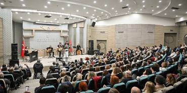 baris-manco-ve-cem-karaca-sarkilariyla-anildi.jpg