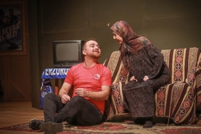 bir-gunde-iki-oyun-sahnelendi.jpg