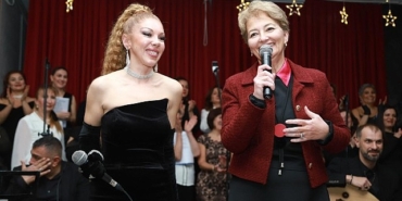 burhaniye-belediyesi-kadin-korosu-ilk-konserini-duzenledi.jpg