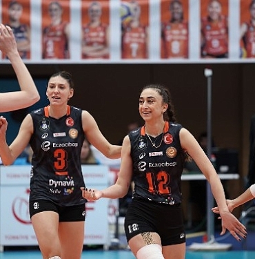 eczacibasi-dynavit-axa-sigorta-kupa-voleyde-adini-dortlu-finale-yazdirdi.jpg
