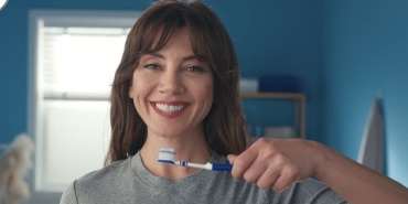 sensodyne-klinik-beyazlik-reklam-kampanyasinin-yeni-yuzu-gokce-bahadir.jpg