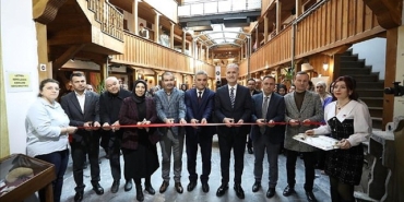 vuslat-sergisi-kent-muzesinde-gorucuye-cikti.jpg