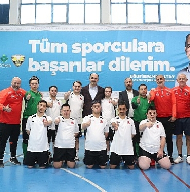 baskan-altay-avrupa-sampiyonasina-konyada-hazirlanan-ozel-sporcularla-bulustu.jpg