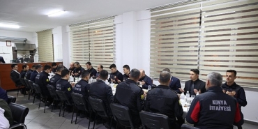 baskan-altay-kulu-ve-cihanbeylide-vatandaslarla-bulustu-itfaiyecilerle-sahur-yapti.jpg