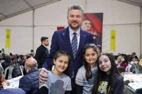 baskan-gorkem-duman-kadir-gecesinde-vatandaslarla-ayni-sofrada-bulustu.jpg
