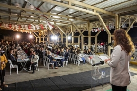 baskan-unsal-ve-belediye-calisanlari-iftar-sofrasinda-bulustu.jpg