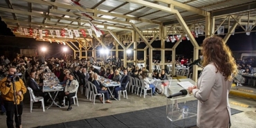 baskan-unsal-ve-belediye-calisanlari-iftar-sofrasinda-bulustu.jpg