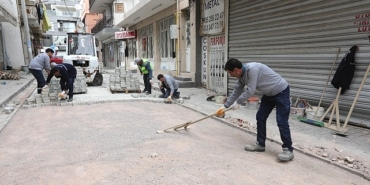 bayraklida-yol-yenileme-ve-ust-gecit-calismalari-suruyor.jpg
