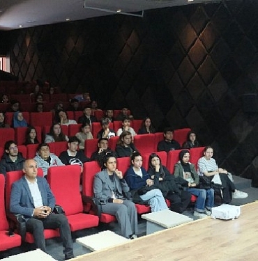 bonus-hoca-ogrencilerle-bulustu.jpg