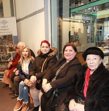 buyuksehirden-yaslilar-haftasina-ozel-sergi.jpg