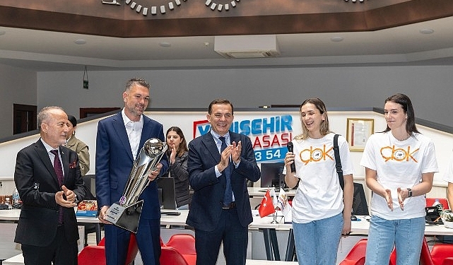 cbk-mersinden-baskan-abdullah-ozyigite-sampiyonluk-tesekkuru.jpg