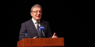 deude-tiyatro-coskusu-muhsin-ertugrul-ve-suat-taser-odulleri-sahiplerini-buldu.jpg