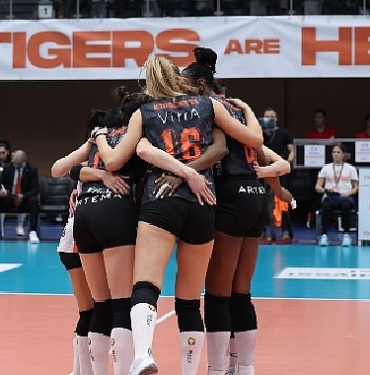 eczacibasi-dynavit-vakifbanki-konuk-etti.jpg