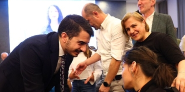 huseyin-can-guner-engelli-yurttaslarla-iftarda-bulustu.jpg