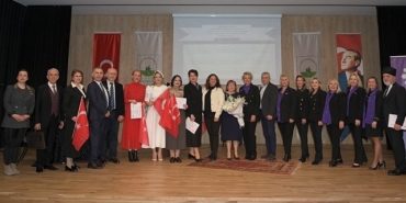 kahraman-hekimlerin-hayatini-meslektaslari-teatral-oyunla-anlatti.jpg