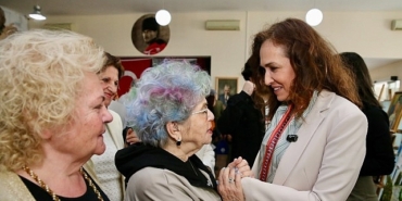 karsiyakada-yaslilara-saygi-haftasinda-nesiller-bulustu.jpg