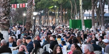 menemende-10-bin-kisilik-kadir-gecesi-iftari.jpg