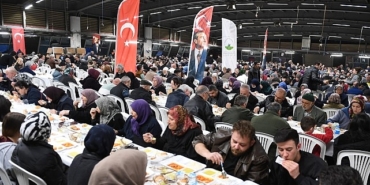 osmangazi-belediyesinin-iftar-sofrasi-doldu-tasti.jpg