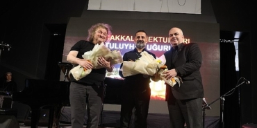 piyanist-tuluyhan-ugurludan-canakkale-zaferi-konseri.jpg