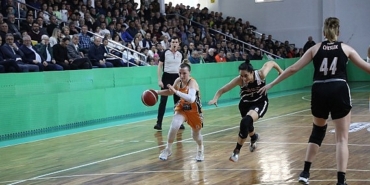 sampiyon-gurespor-ferhatoglu-edremit-belediyesi-gurespor-25-yil-sonra-super-ligde.jpg