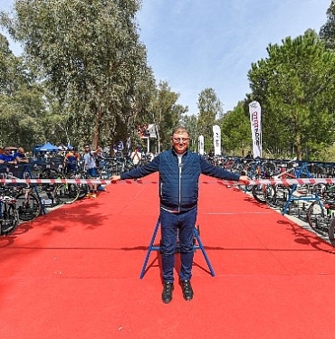tugaydan-izmir-triatlonu-mujdesi.jpg