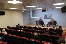 100-yuze-imza-ve-soylesi-programinin-nisan-ayi-konugu-yunus-emre-ozsaray-oldu.jpg