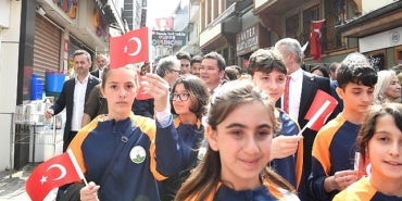 23-nisan-korteji-osmangazide-buyuk-bir-coskuyla-gerceklesti.jpg