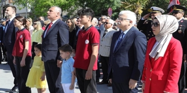 23-nisan-ulusal-egemenlik-ve-cocuk-bayraminin-105-yili-burhaniyede-cosku-ile-kutlandi.jpg