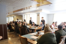 akincilar-huzurevi-sakinleri-liseli-ascilarla-yemek-yarismasi-yapti.jpg