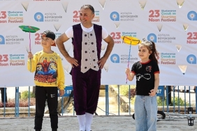antalyali-cocuklar-23-nisani-dolu-dolu-kutluyor.jpg