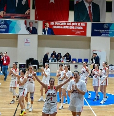 aslan-yol-burhaniye-belediyespor-play-offta.jpg